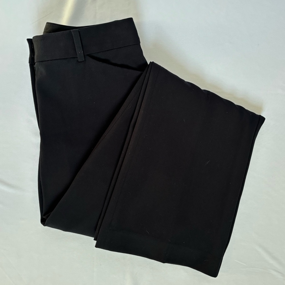 Saks Fifth Avenue Women’s Navy Blue Slacks. Size 2.